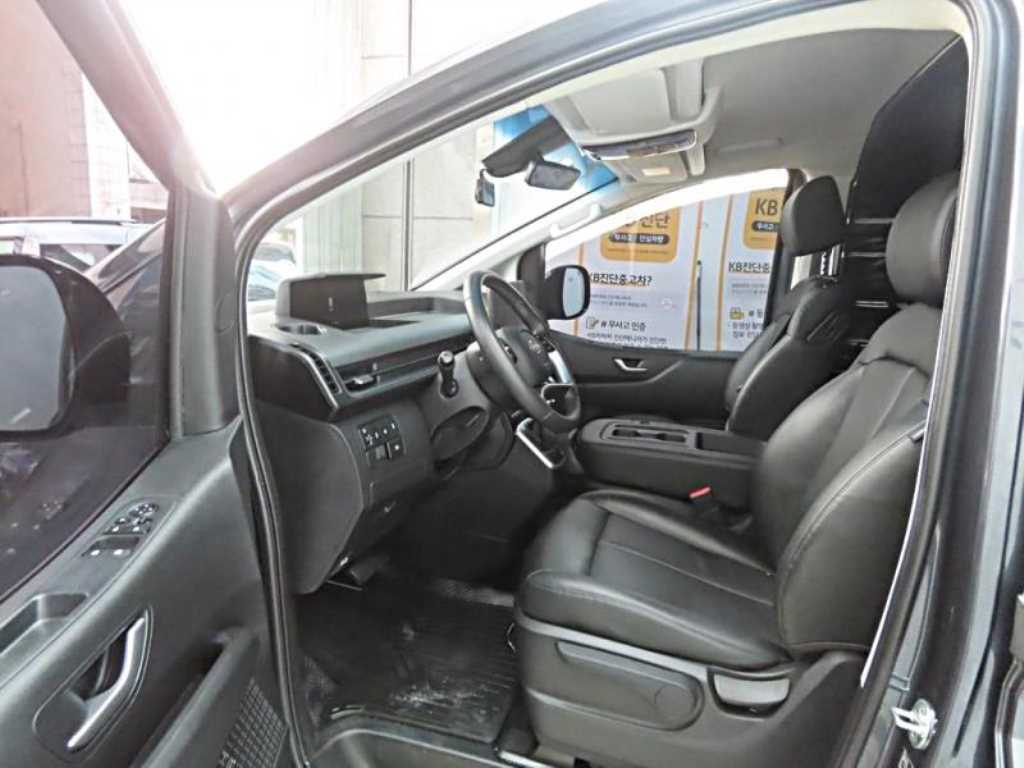 HYUNDAI Staria - Vista 5