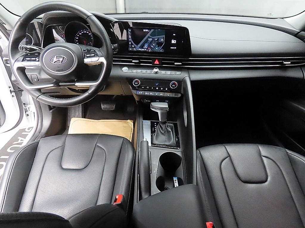 HYUNDAI Avante - Vista 7