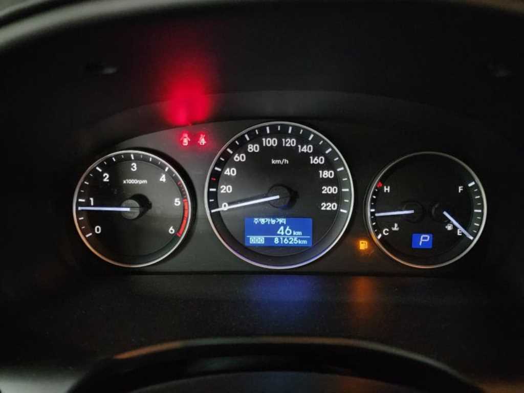 HYUNDAI Starex - Vista 6