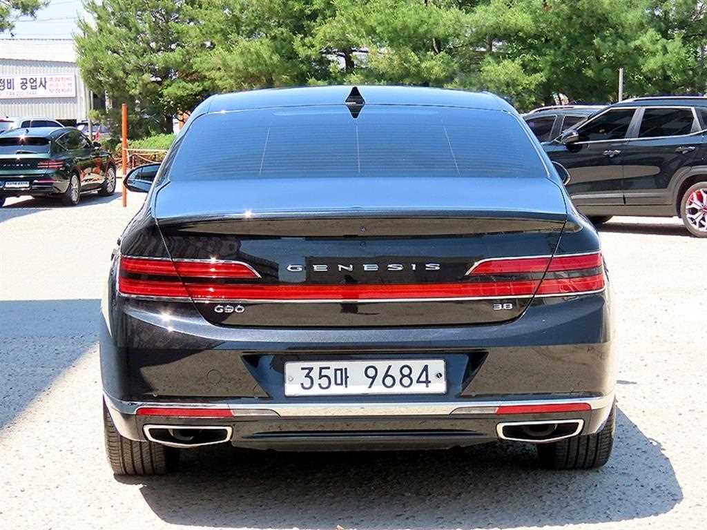 Genesis G90 - Vista 7