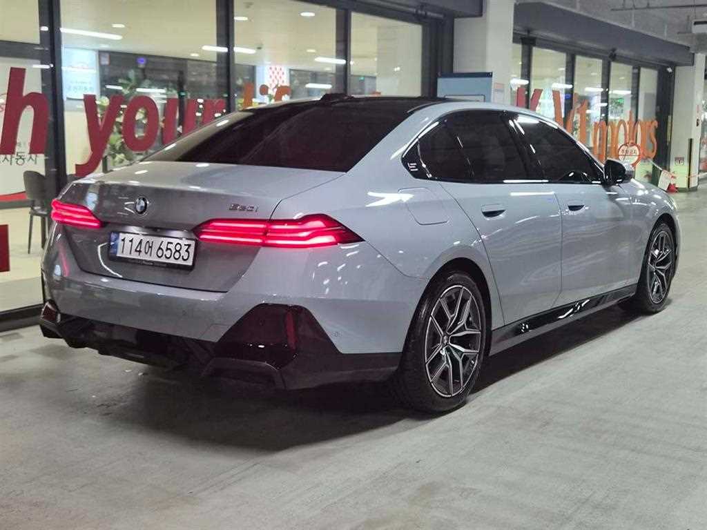 BMW 5 Series - Vista 4