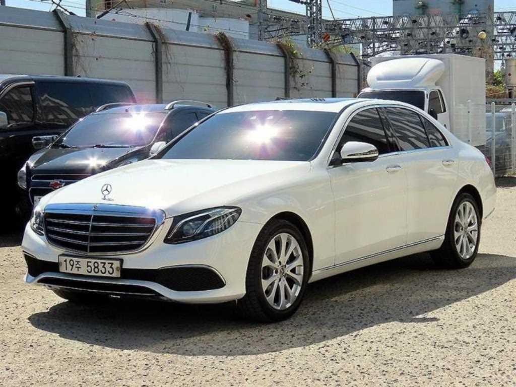 Mercedes Benz E class - Vista 2