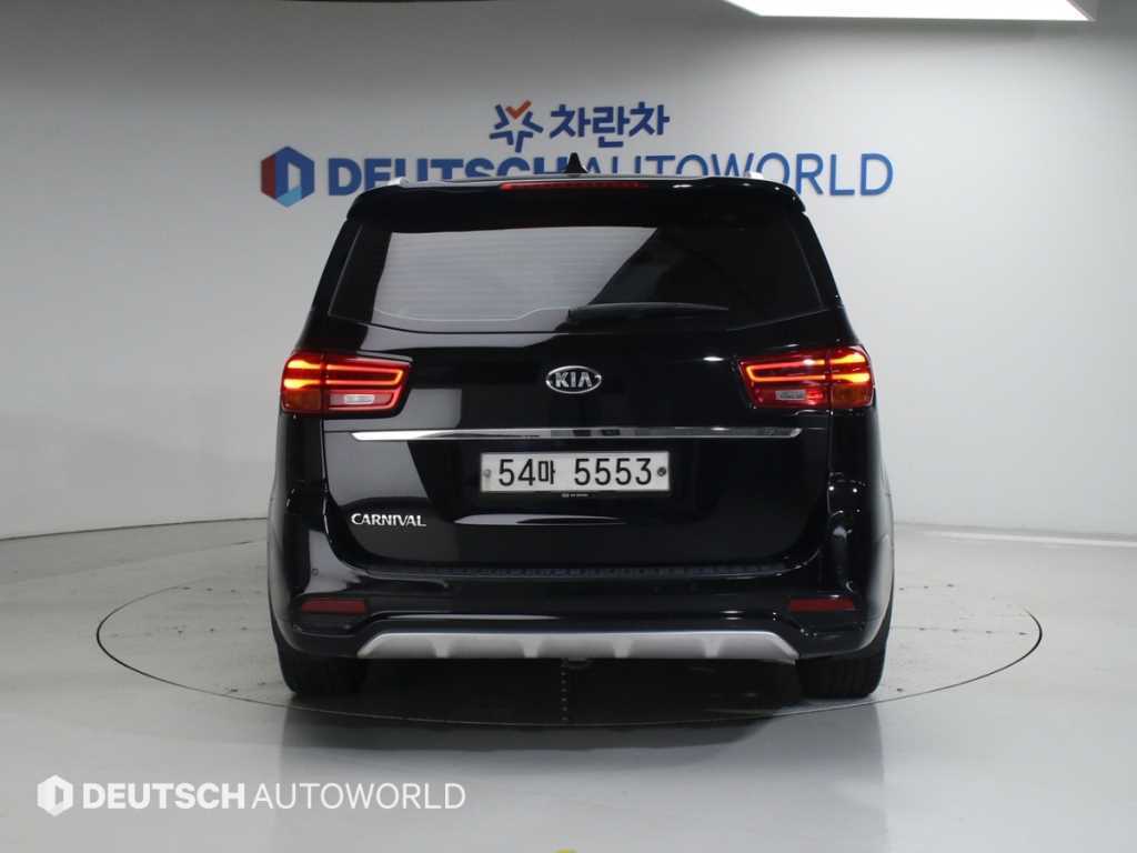 KIA Carnival - Vista 4