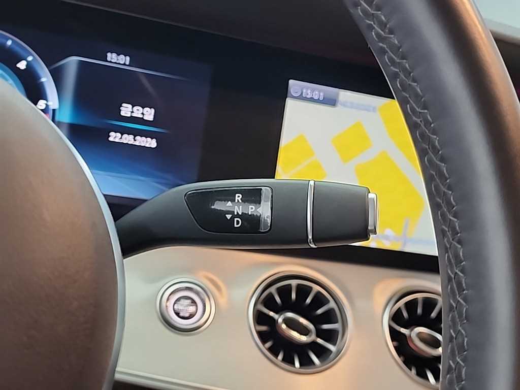 Mercedes Benz CLS Class - Vista 8