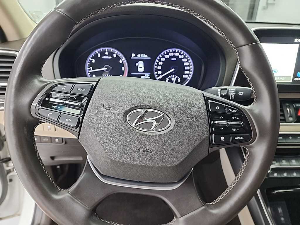 HYUNDAI Grandeur - Vista 9