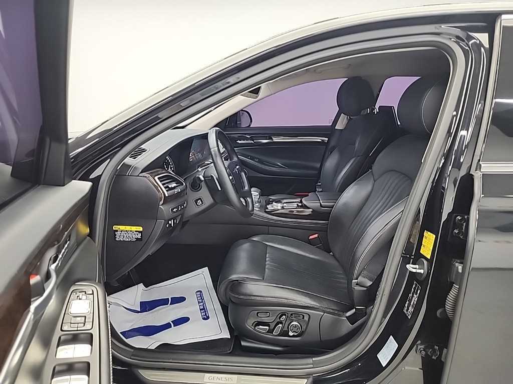 Genesis G90 - Vista 11