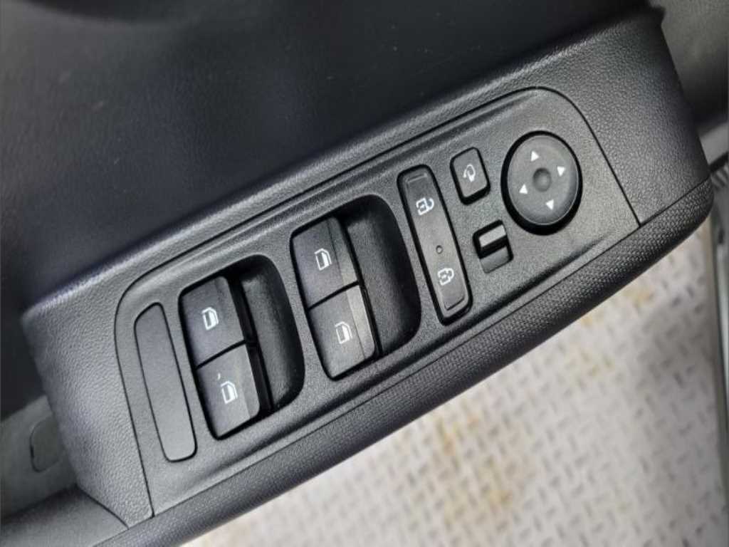 HYUNDAI Casper - Vista 9