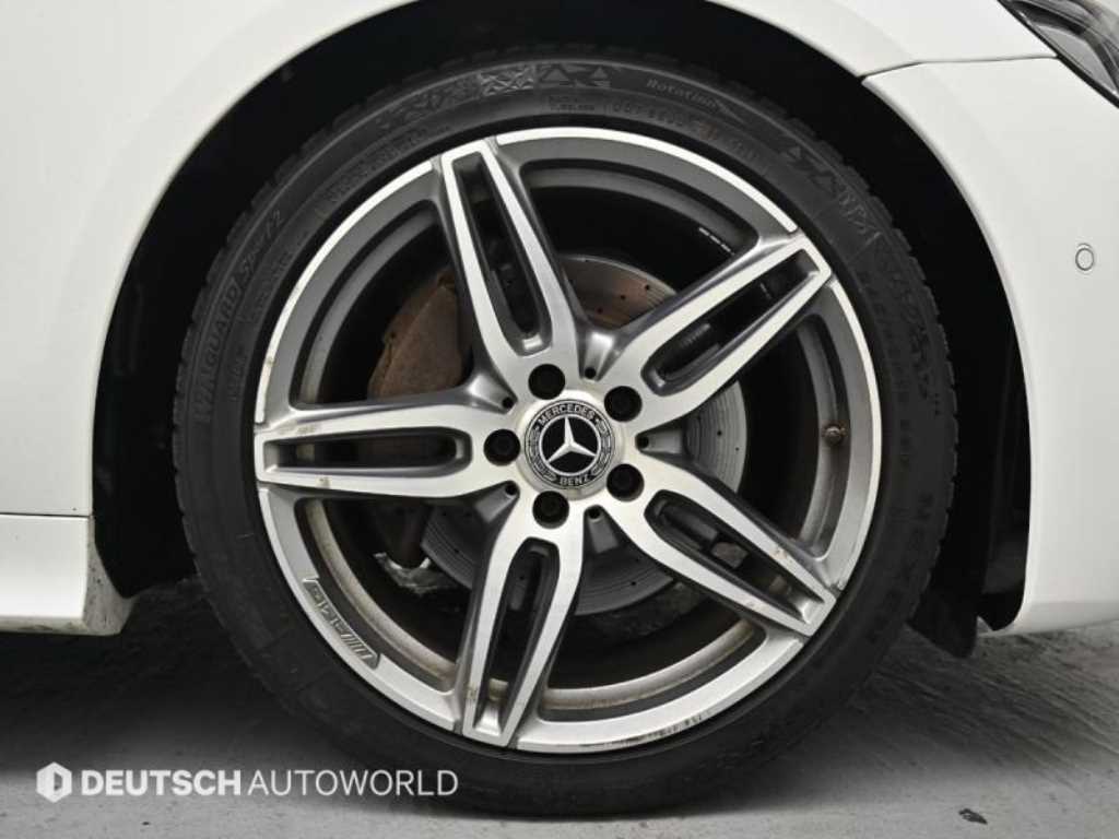 Mercedes Benz E class - Vista 7