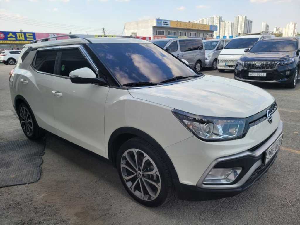 Ssangyong Tivoli - Vista 2