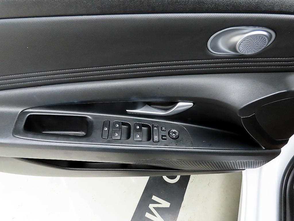 HYUNDAI Avante - Vista 11