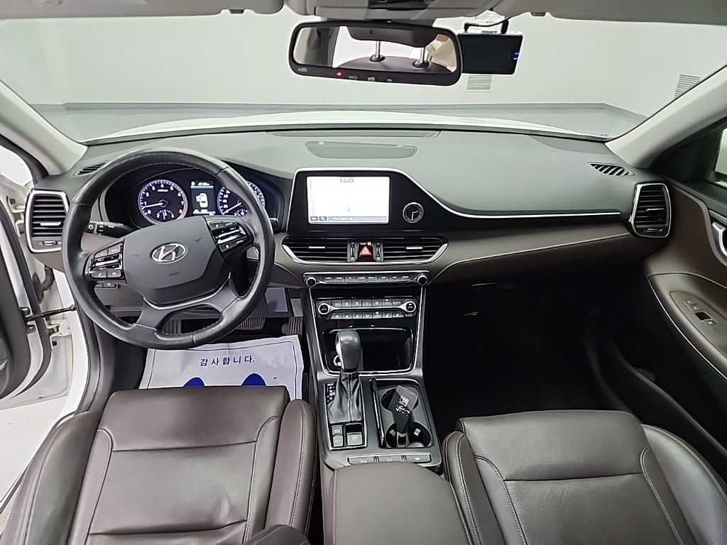 HYUNDAI Grandeur - Vista 7