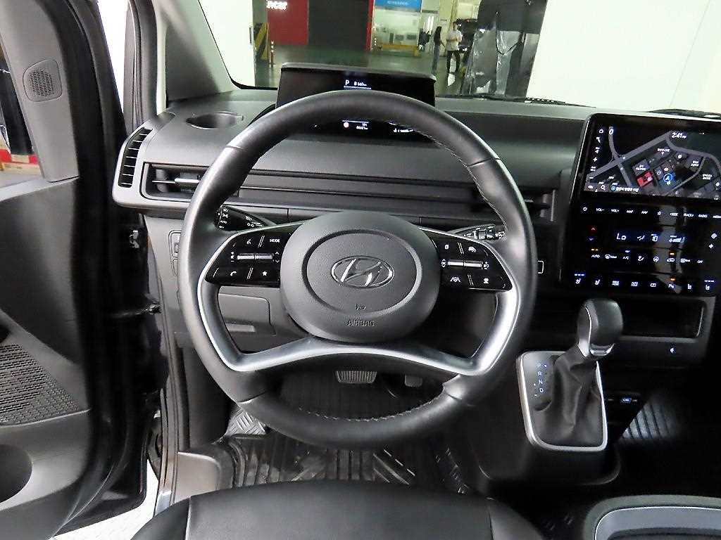 HYUNDAI Staria - Vista 9