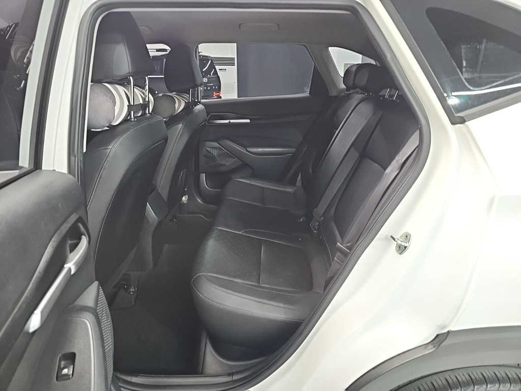 KIA Seltos - Vista 12