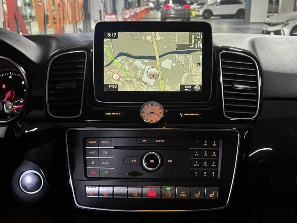 Mercedes Benz GLE Class - Vista 10