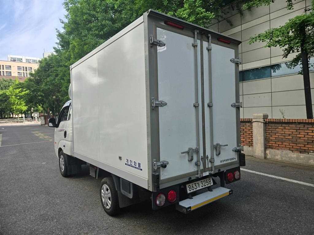 Small Truck Top_Delivery only tower car - Vista 5