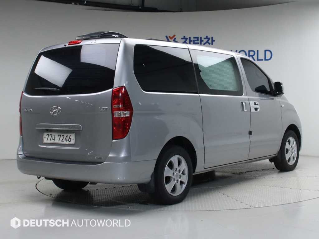 HYUNDAI Starex - Vista 2