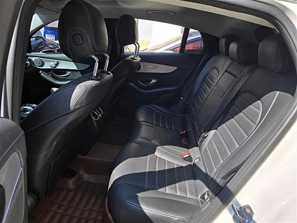 Mercedes Benz GLC Class - Vista 5