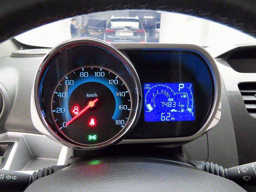Chevrolet Spark - Vista 5