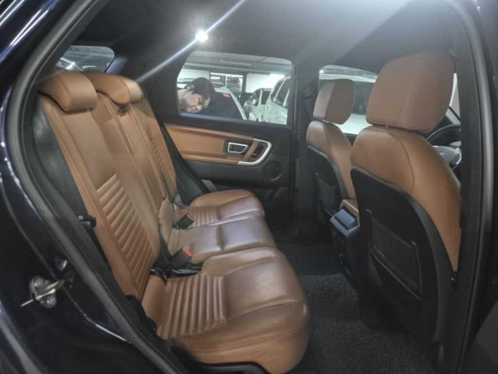 Land Rover Discovery Sports - Vista 11