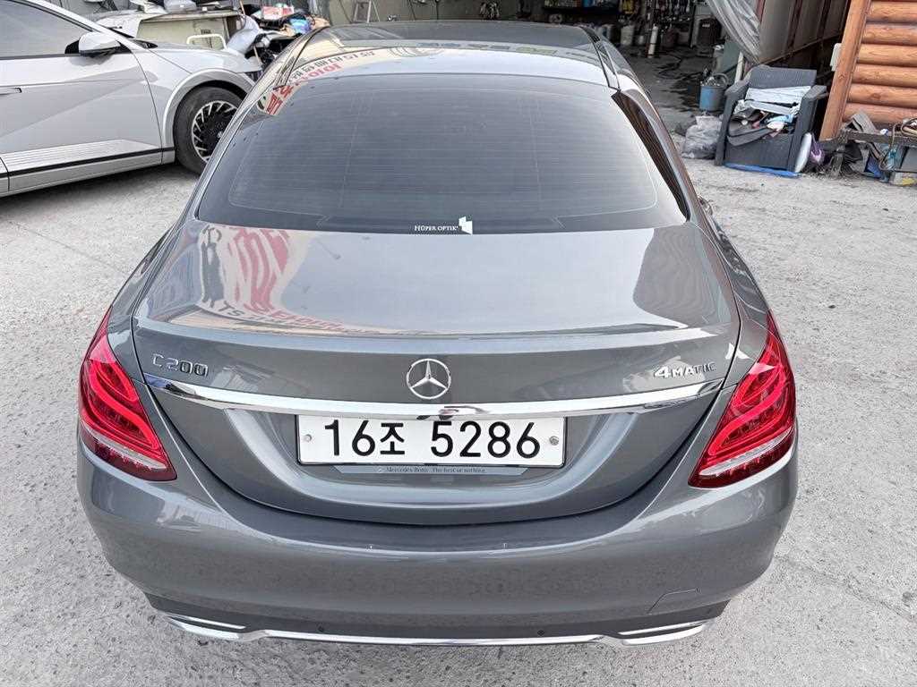Mercedes Benz C Class - Vista 5