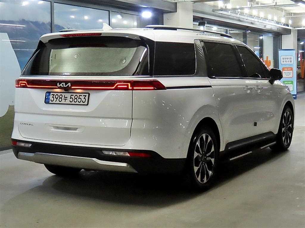 KIA Carnival - Vista 4