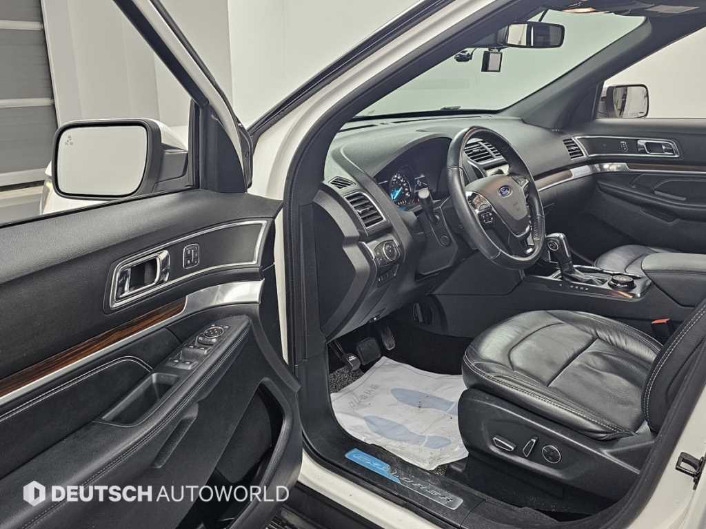 Ford Explorer - Vista 11