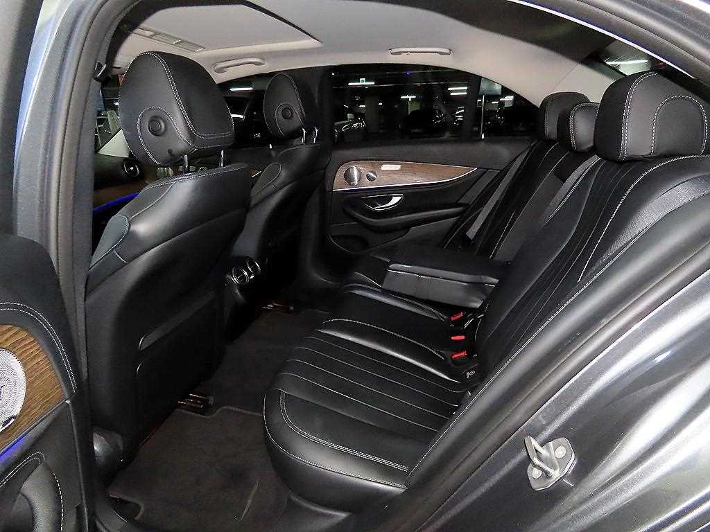 Mercedes Benz E class - Vista 7