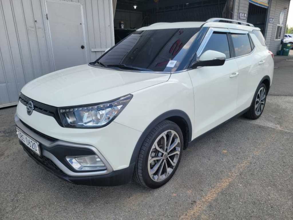 Ssangyong Tivoli - Vista 3