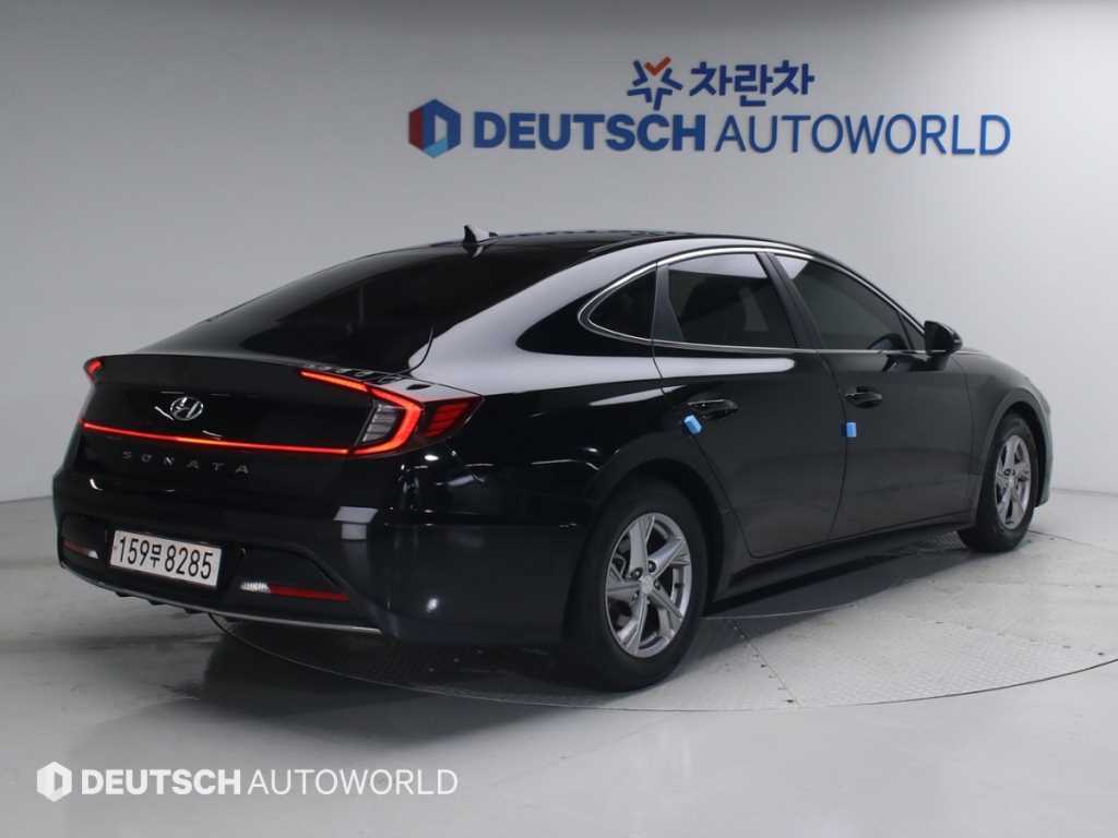 HYUNDAI Sonata - Vista 2