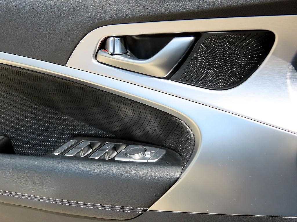 Genesis G70 - Vista 11