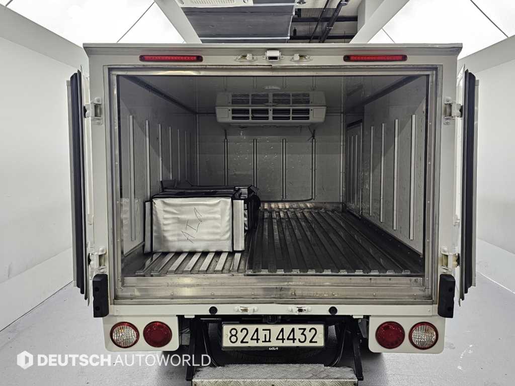Small Truck Freezer Box(Low Deck) 2022 Blanco - Importación desde Corea - HF Imports Iquique - Foto 18