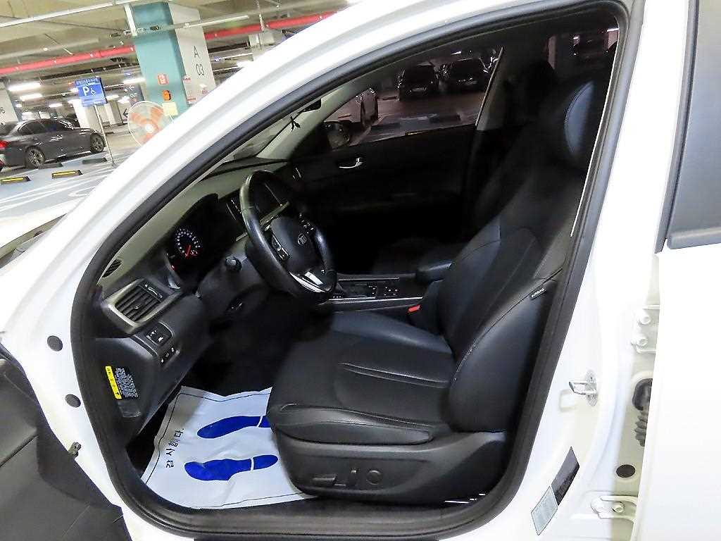 KIA K5 - Vista 6