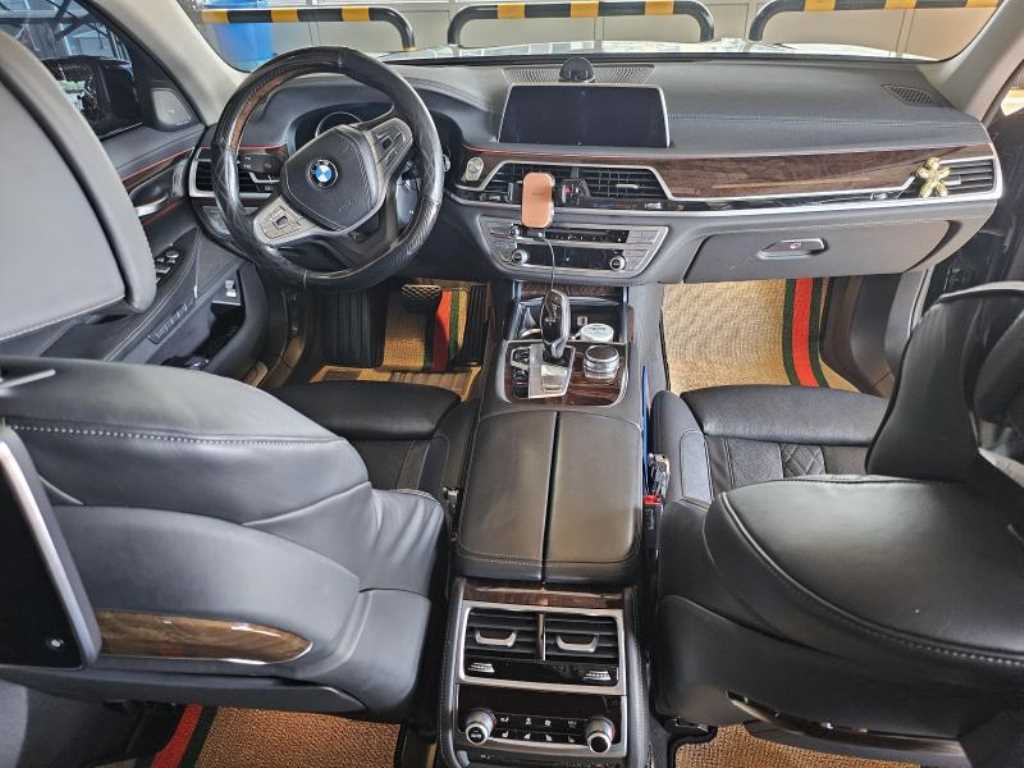 BMW 7 Series - Vista 12