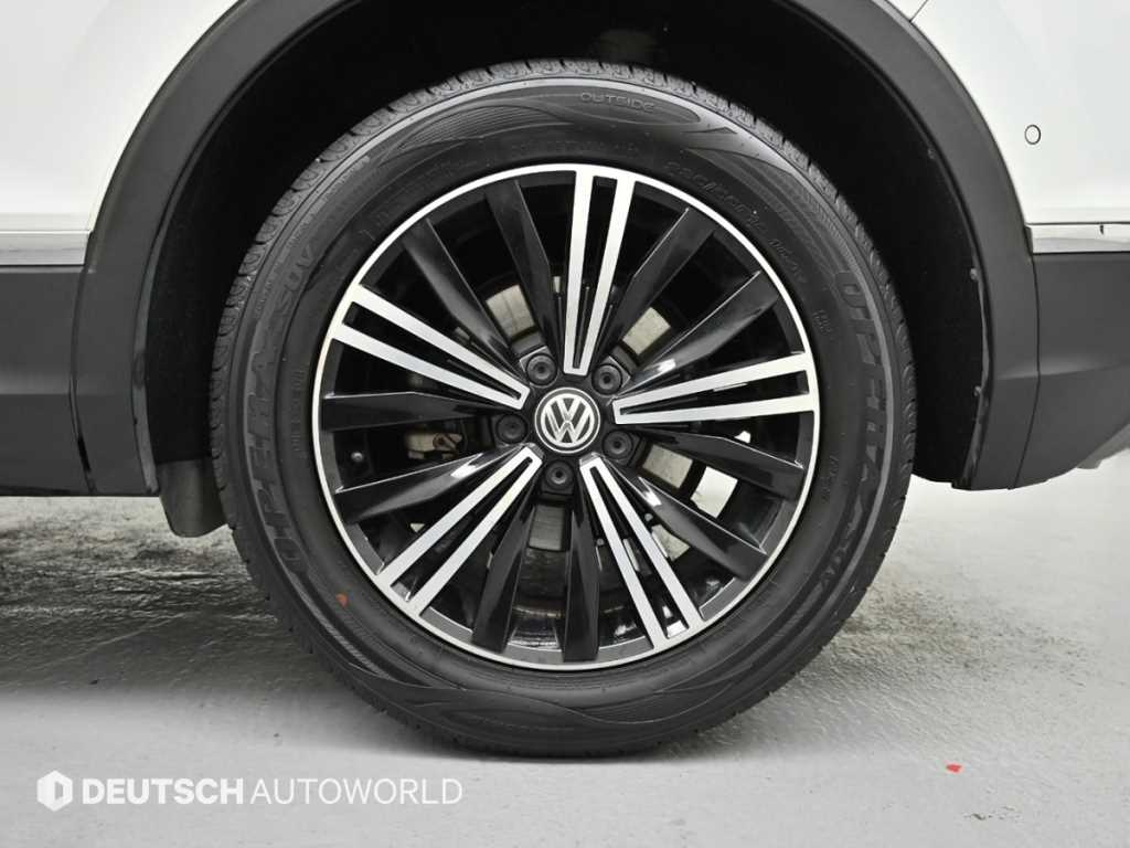 Volkswagen Tiguan - Vista 5
