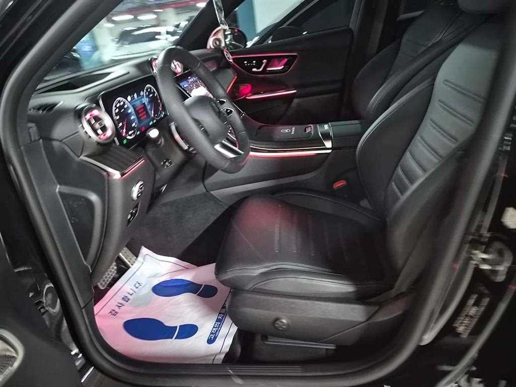 Mercedes Benz GLC Class - Vista 6