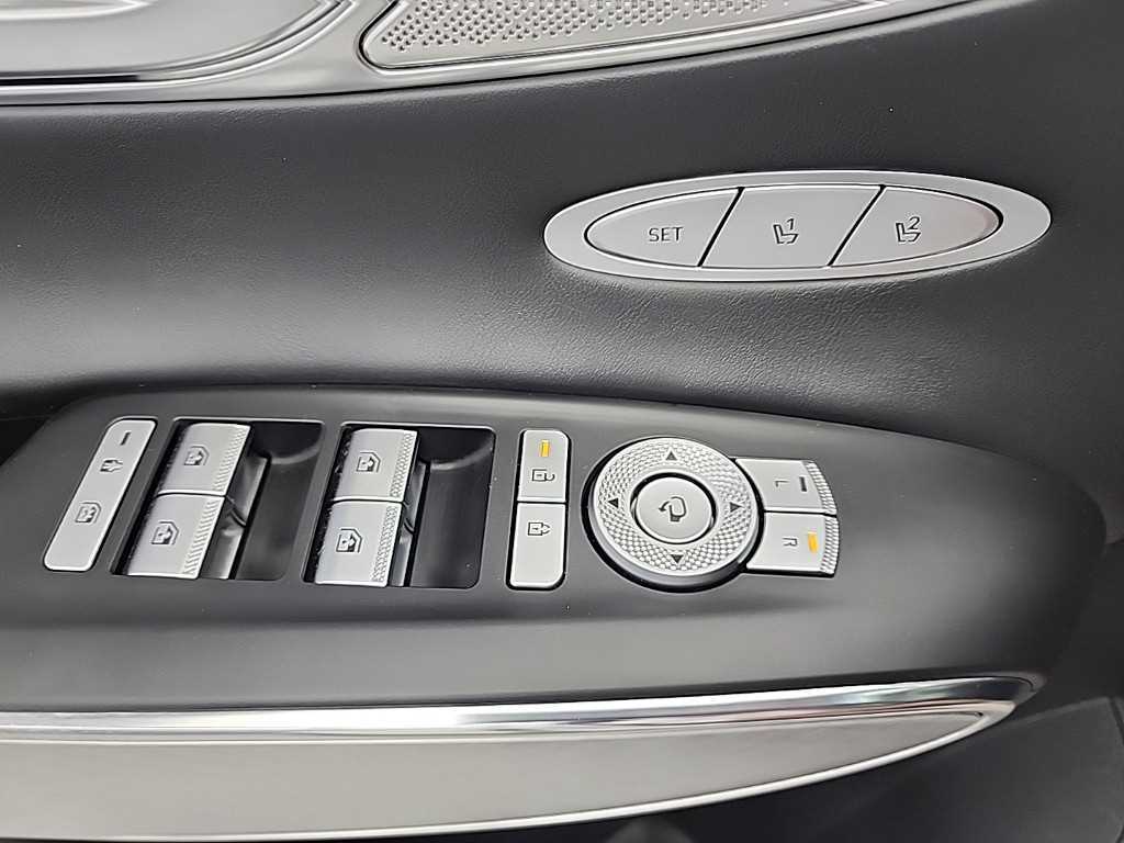 Genesis GV70 - Vista 8