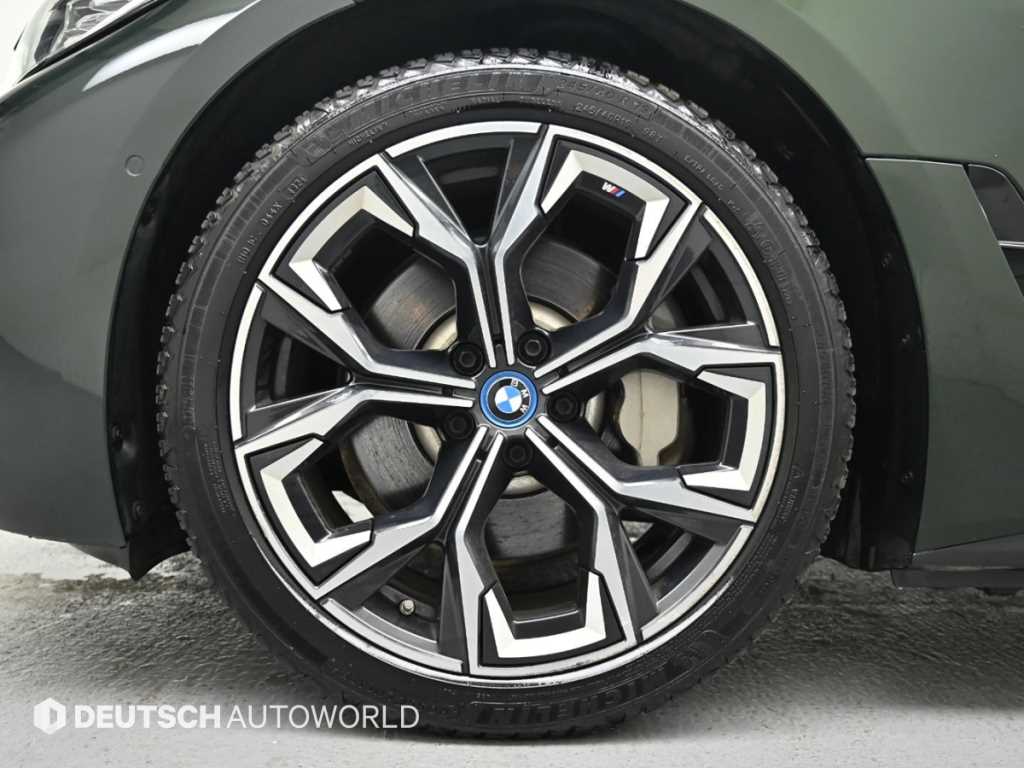 BMW i4 - Vista 5