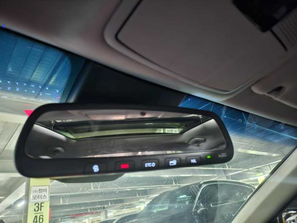 HYUNDAI Grandeur - Vista 12
