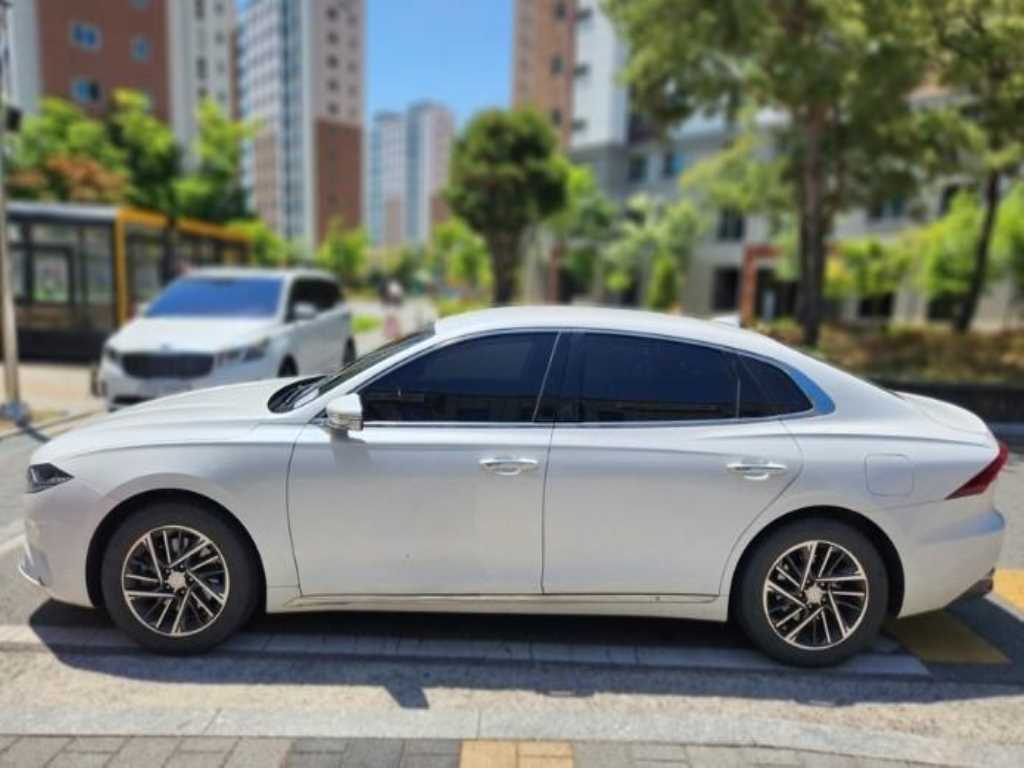 HYUNDAI Grandeur - Vista 3