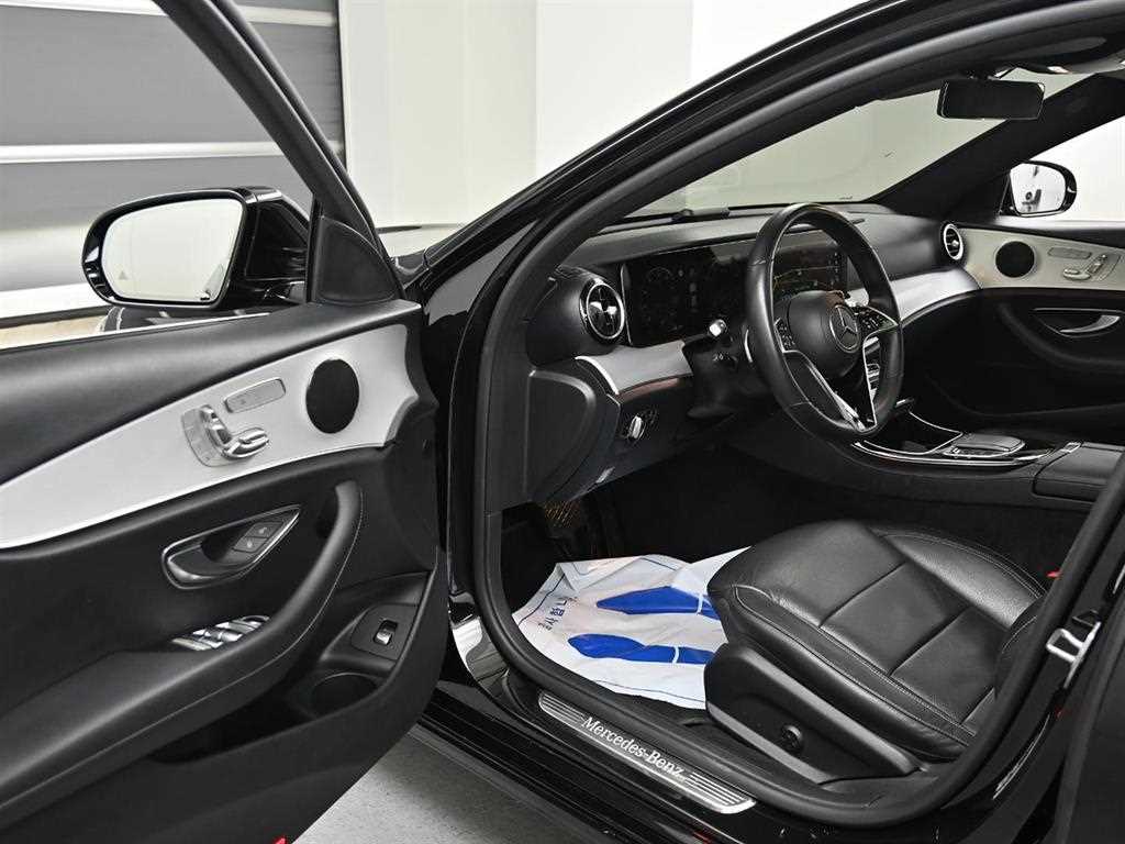 Mercedes Benz E class - Vista 11