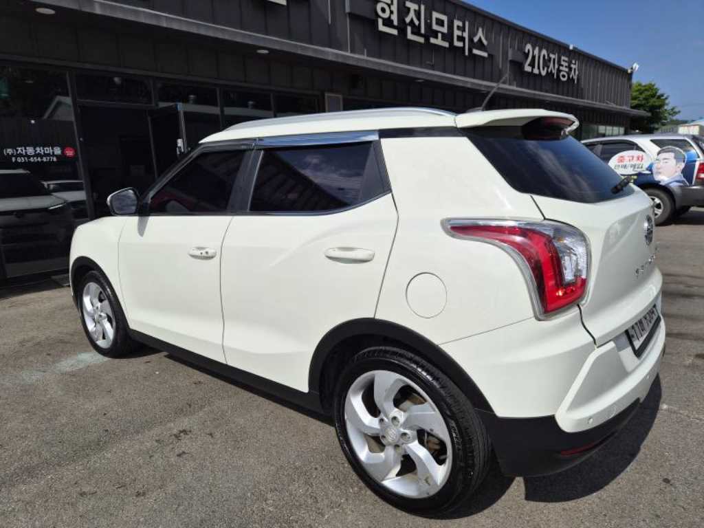 Ssangyong Tivoli - Vista 4