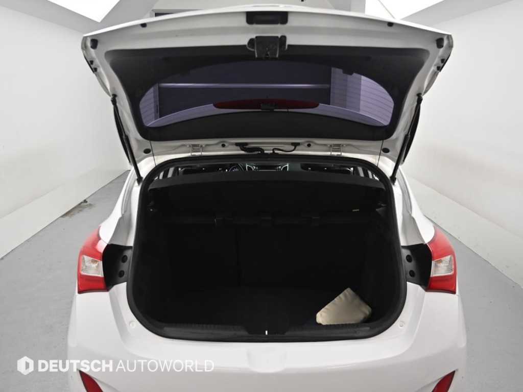 HYUNDAI i30 2014 Blanco - Importación desde Corea - HF Imports Iquique - Foto 19