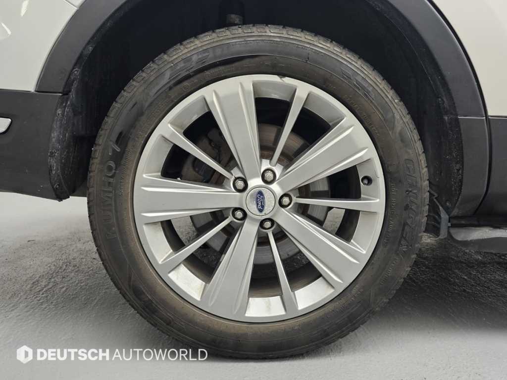 Ford Explorer - Vista 5