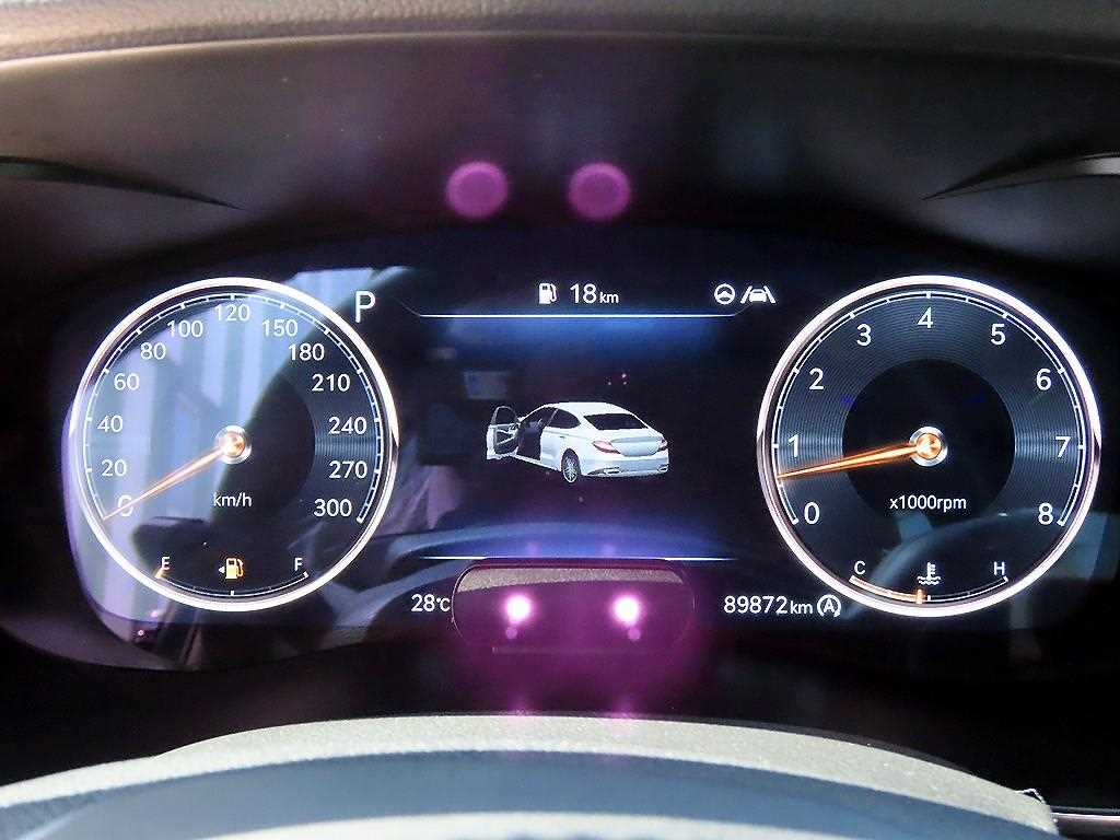 Genesis G70 - Vista 9