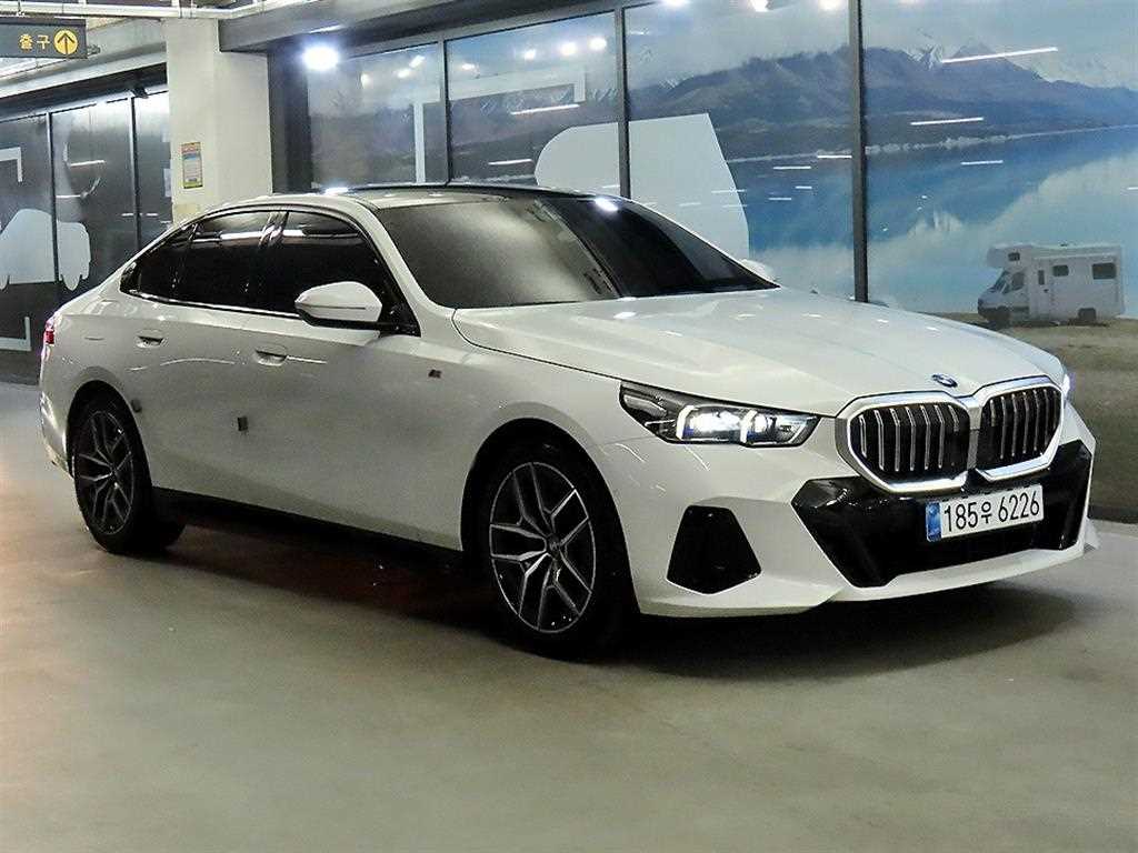 BMW 5 Series 2025 Blanco - Importación desde Corea - HF Imports Iquique - Foto 1