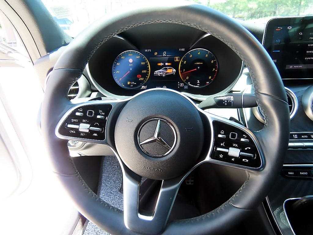 Mercedes Benz C Class - Vista 8