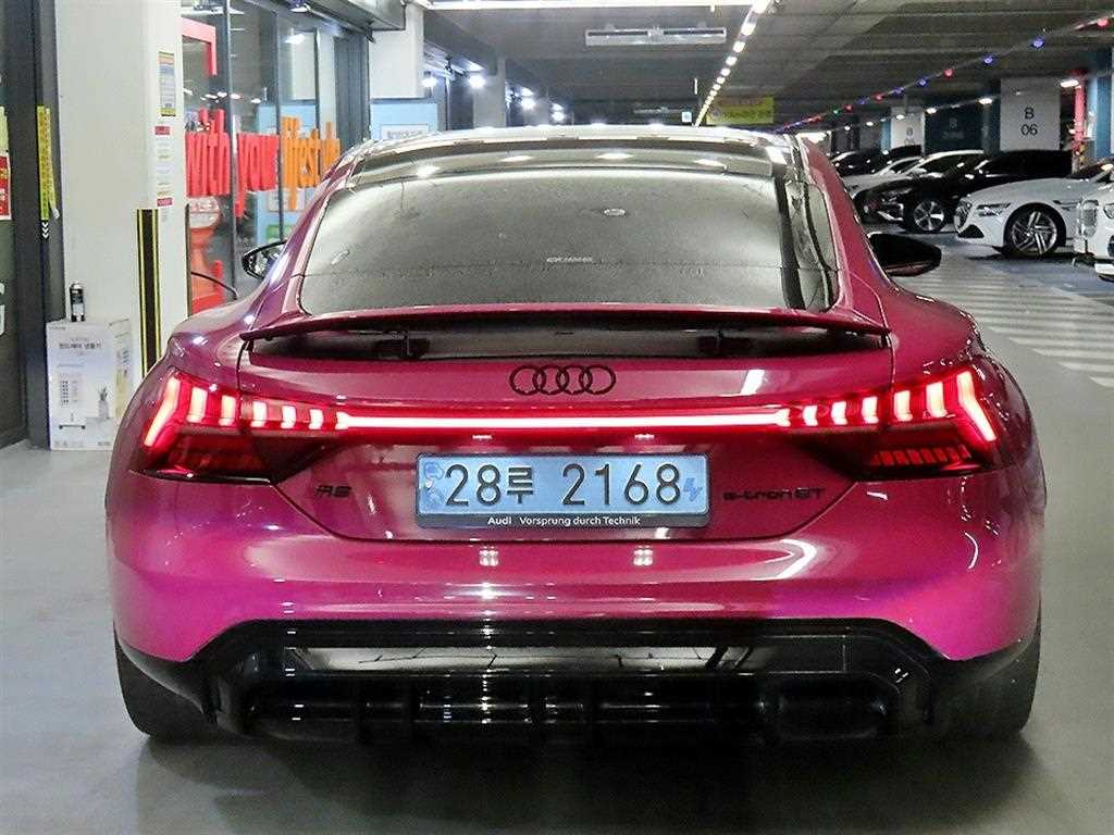 Audi e-Tron GT - Vista 5