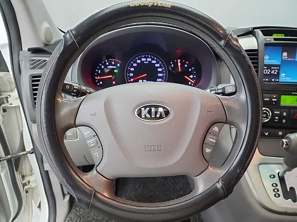 KIA Carnival - Vista 9