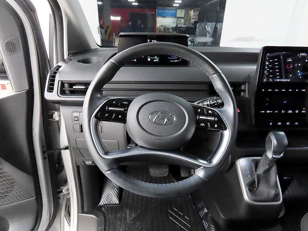 HYUNDAI Staria - Vista 9