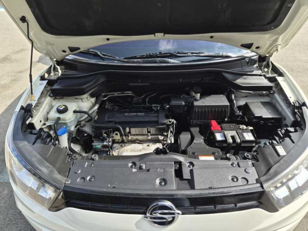 Ssangyong Tivoli 2015 Blanco - Importación desde Corea - HF Imports Iquique - Foto 18